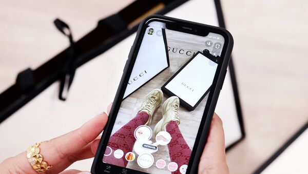 Gucci и Snapchat. Мода из виртуальной примерочной - Sputnik Казахстан