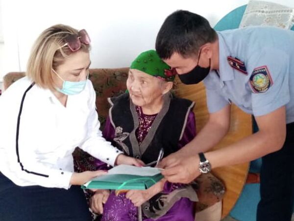 Удостоверение личности получила 101-летняя долгожительница в Северном Казахстане - Sputnik Казахстан
