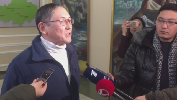 Бигельды Габдуллин поблагодарил своих сторонников после выхода из суда - Sputnik Казахстан