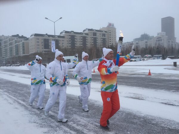 Эстафета огня Всемирной зимней универсиады-2017 в Астане - Sputnik Казахстан