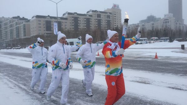 Эстафета огня Всемирной зимней универсиады-2017 в Астане - Sputnik Казахстан
