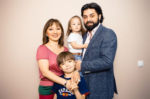 Куличи и бешбармак на одном столе – как живут межнациональные семьи в России и Казахстане - Sputnik Казахстан