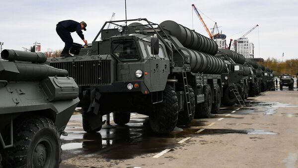 Транспортно-пусковые установки зенитного ракетного комплекса С-400 Триумф - Sputnik Казахстан