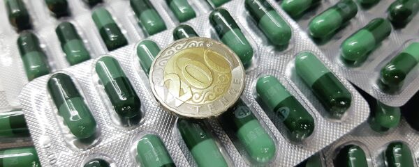 Таблетки, лекарства, деньги - Sputnik Казахстан