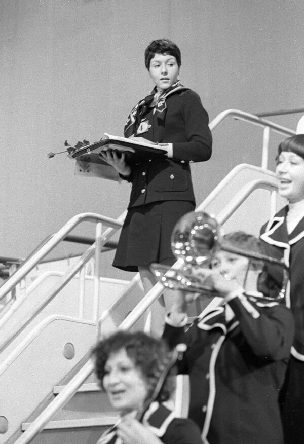 Победительница международного конкурса стюардесс социалистических стран Ирина Баженова, 1977 год  - Sputnik Казахстан