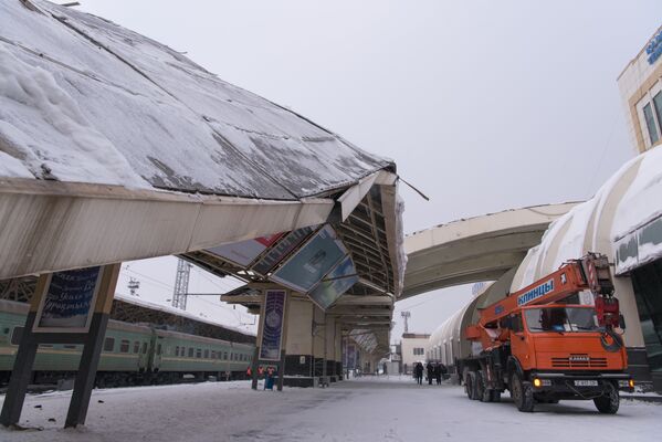 Обрушения навеса на вокзале Астаны - Sputnik Казахстан