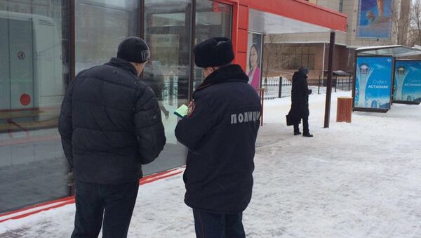 Астанчанина оштрафовали за курение на теплой остановке - Sputnik Казахстан