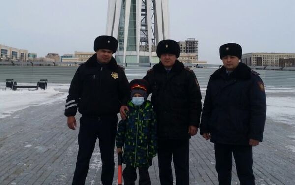 Нурасыл прокатился вместе с полицейскими в Астане - Sputnik Казахстан