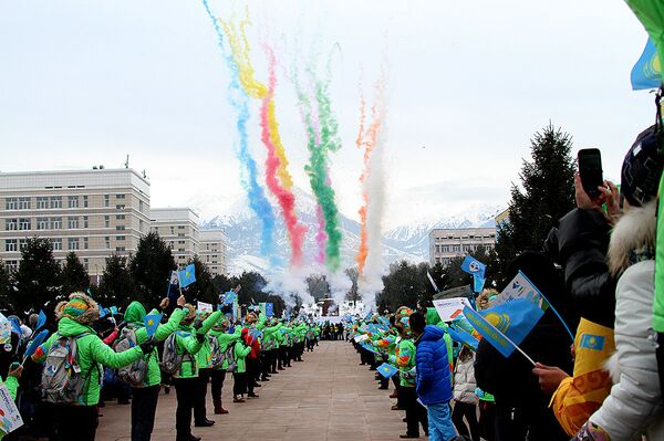 Эстафета огня зимней Универсиады-2017 в Алматы - Sputnik Казахстан