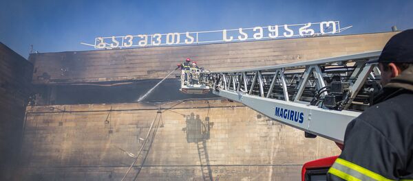 Пожар уничтожил торговый центр в Тбилиси - Sputnik Казахстан