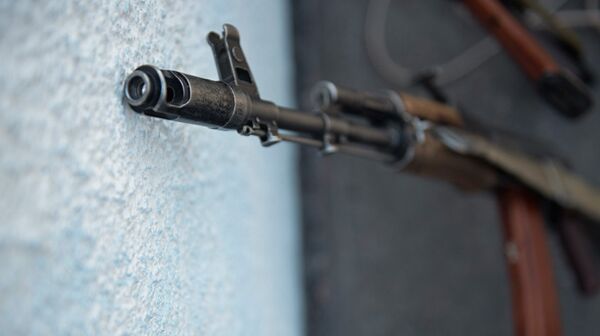 Дуло автомата Калашникова, архивное фото. - Sputnik Казахстан