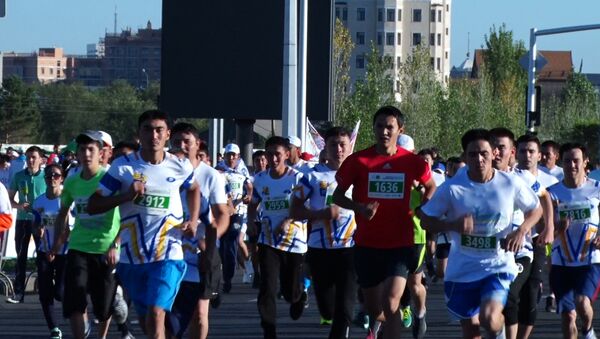 Тысячи казахстанцев во главе с Масимовым пробежали на марафоне - Sputnik Қазақстан