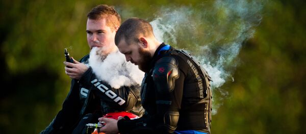 Вейперы. Архивное фото - Sputnik Казахстан