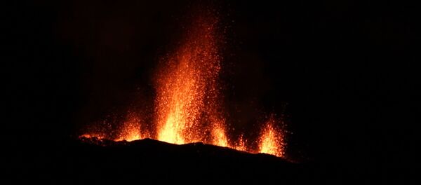 Извержение вулкана на острове Реюньон - Sputnik Казахстан