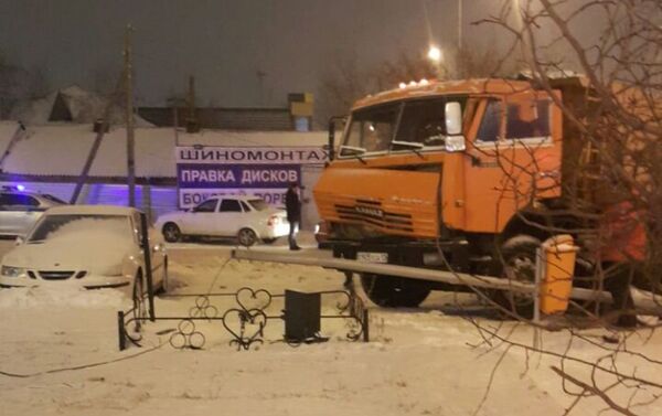 ДТП с участием КамАЗа и автобуса в Астане - Sputnik Казахстан