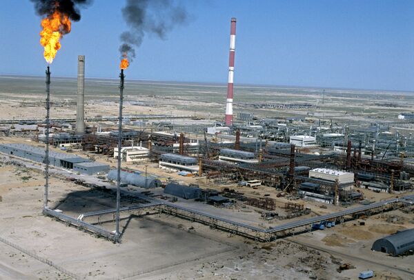 Нефтеперегонный завод - Sputnik Казахстан