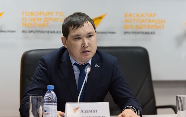 Руководитель управления контроля в области СМИ Министерства информации и коммуникаций РК  Азамат Кабдешев - Sputnik Казахстан