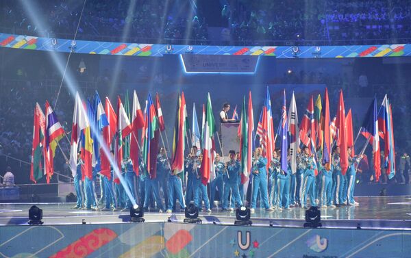 В прощальном параде спортсменов приняли участие две тысячи атлетов из 57 стран - Sputnik Казахстан