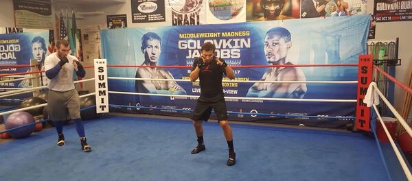 Тренировка Геннадия Головкина в Big Bear Тренировка Геннадия Головкина в Big Bear - Sputnik Казахстан