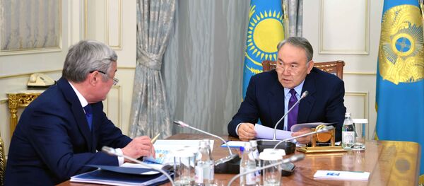 Встреча Нурсултана Назарбаева с Бердыбеком Сапарбаевым Встреча Нурсултана Назарбаева с Бердыбеком Сапарбаевым - Sputnik Казахстан