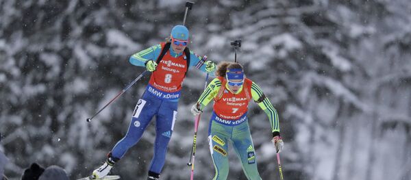 Казахстанская биатлонистка Галина Вишневская слева) на ЧМ в Австрии Казахстанская биатлонистка Галина Вишневская слева) на ЧМ в Австрии - Sputnik Казахстан