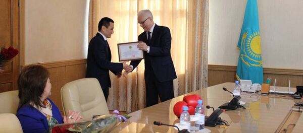 Жанату Жакиянов получил ключи от квартиры - Sputnik Казахстан