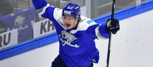 Хоккеист Барыса Роман Савченко Хоккеист Барыса Роман Савченко - Sputnik Казахстан