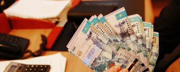 Казахстан ввел плавающий курс национальной валюты Казахстан ввел плавающий курс национальной валюты - Sputnik Казахстан