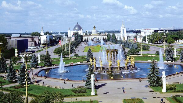 Вид на площадь Дружбы народов на ВДНХ - Sputnik Казахстан