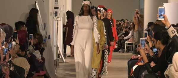 Показ мод для мусульманок в Лондоне - Sputnik Казахстан