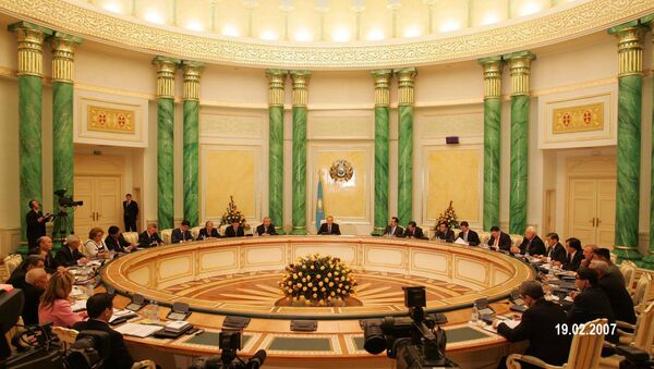 Архивное фото конституционной реформы 2007 года - Sputnik Казахстан