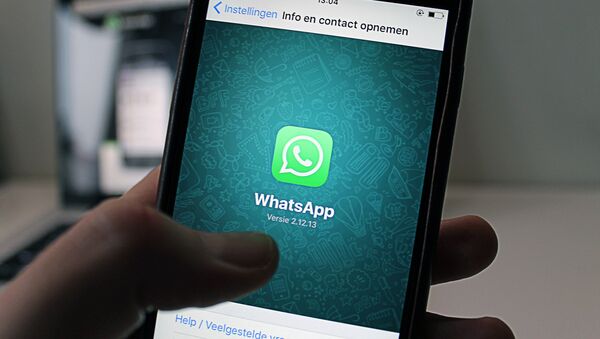 Приложение WhatsApp на экране мобильного телефона - Sputnik Казахстан