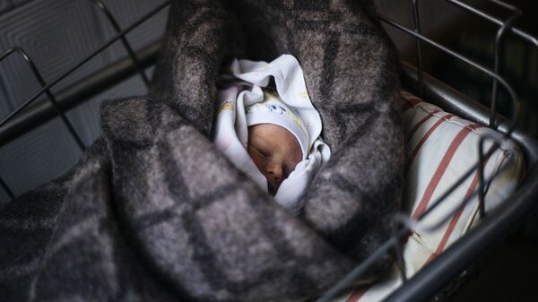 Архивное фото новорожденного - Sputnik Казахстан