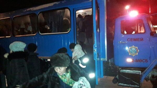 Эвакуация граждан в буран - Sputnik Казахстан