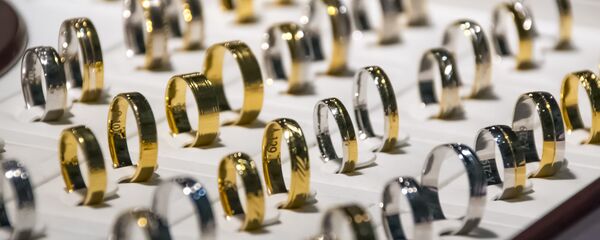 Золотые украшения Золотые украшения - Sputnik Казахстан