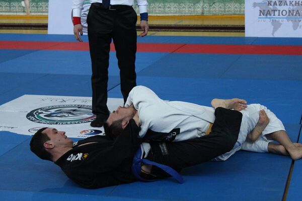 Санат Шапашев Санат Шапашев - Sputnik Казахстан