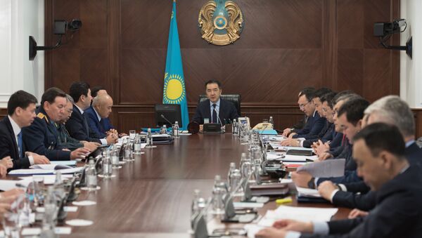 Премьер-Министр РК Бакытжан Сагинтаев на заседании правительства - Sputnik Казахстан