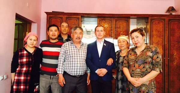 Геннадий Шиповских отбасымен бірге Геннадий Шиповских отбасымен бірге - Sputnik Қазақстан