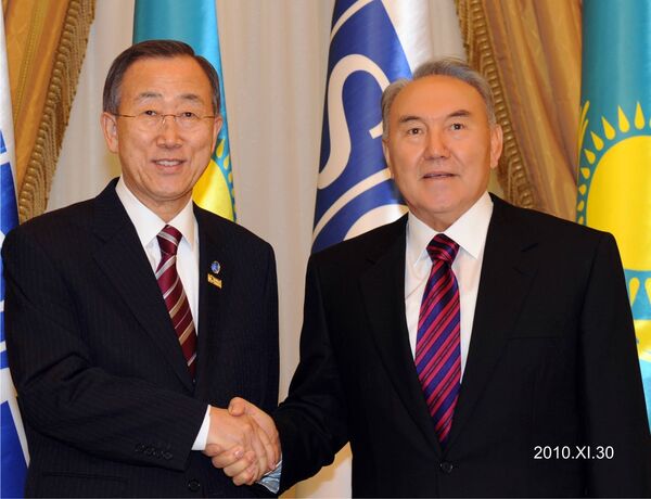 Нурсултан Назарбаев и Пан Ги Мун - Sputnik Казахстан