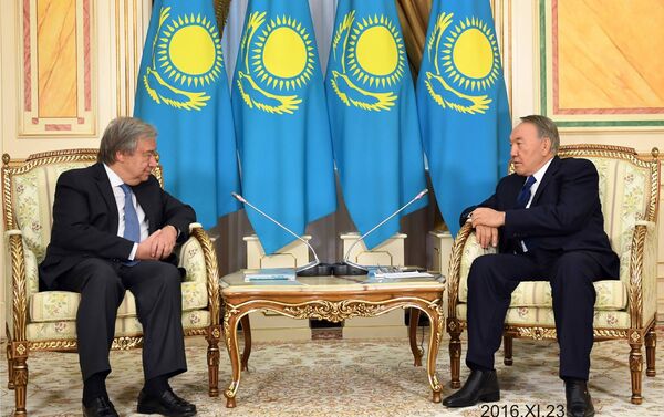 Президент Казахстана Нурсултан Назарбаев и  нынешний генеральный секретарь ООН Антониу Гутерреш - Sputnik Казахстан
