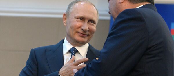 Президент РФ Владимир Путин (слева) и президент Таджикистана Эмомали Рахмон - Sputnik Казахстан