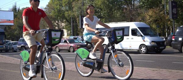 На велосипедах в городе На велосипедах в городе - Sputnik Казахстан