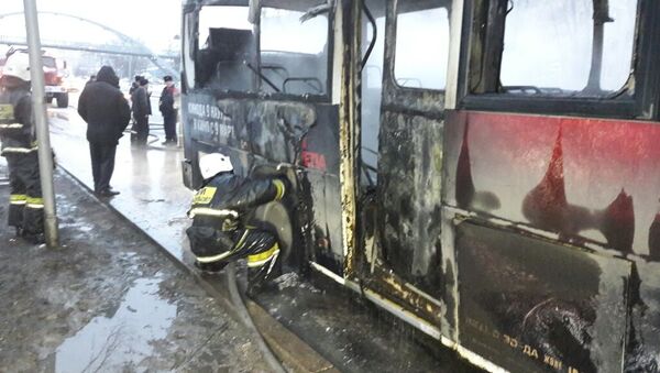 Пассажирский автобус сгорел в Алматы - Sputnik Казахстан