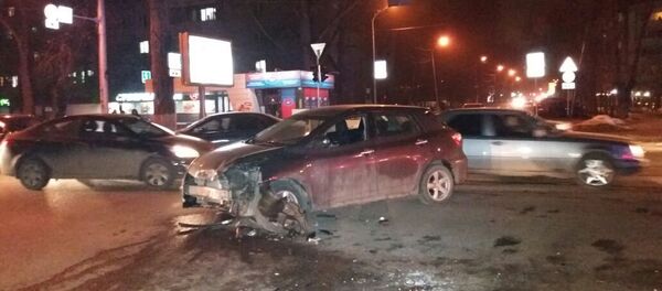 ДТП на пересечении Толе би - Муратбаева ДТП на пересечении Толе би - Муратбаева - Sputnik Казахстан