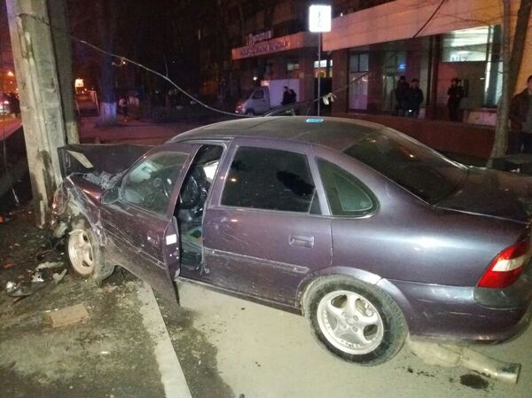 ДТП на пересечении Толе би - Муратбаева ДТП на пересечении Толе би - Муратбаева - Sputnik Казахстан