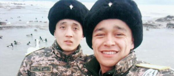 Максат Шишимбаев (слева) - Sputnik Казахстан