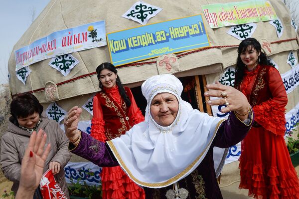Празднование Наурыза, фото из архива Празднование Наурыза, фото из архива - Sputnik Казахстан