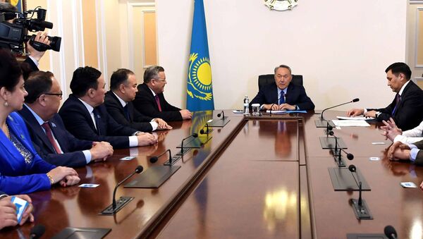 Нурсултан Назарбаев на совещании актива Акмолинской области - Sputnik Казахстан