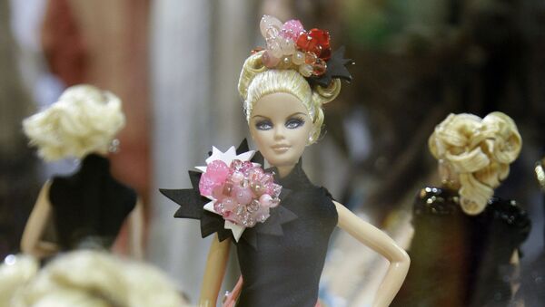 Архивное фото с выставки всемирно известной куклы Barbie в Москве - Sputnik Казахстан