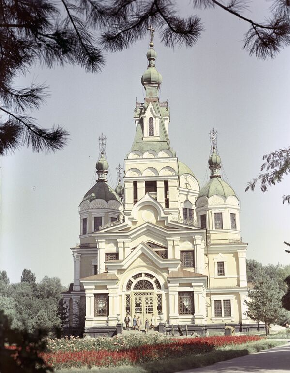 Свято-Вознесенский кафедральный собор в Алма-Ате - Sputnik Казахстан
